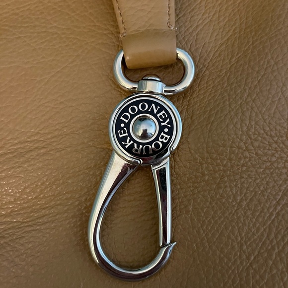 DOONEY & BOURKE Toffee Samba Logo Lock Sac with Keyring - Picture 6 of 12